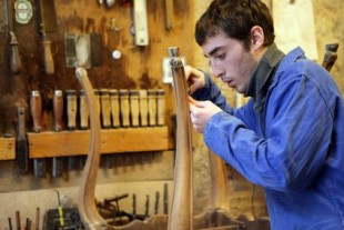 Réparer une chaise en bois cassée